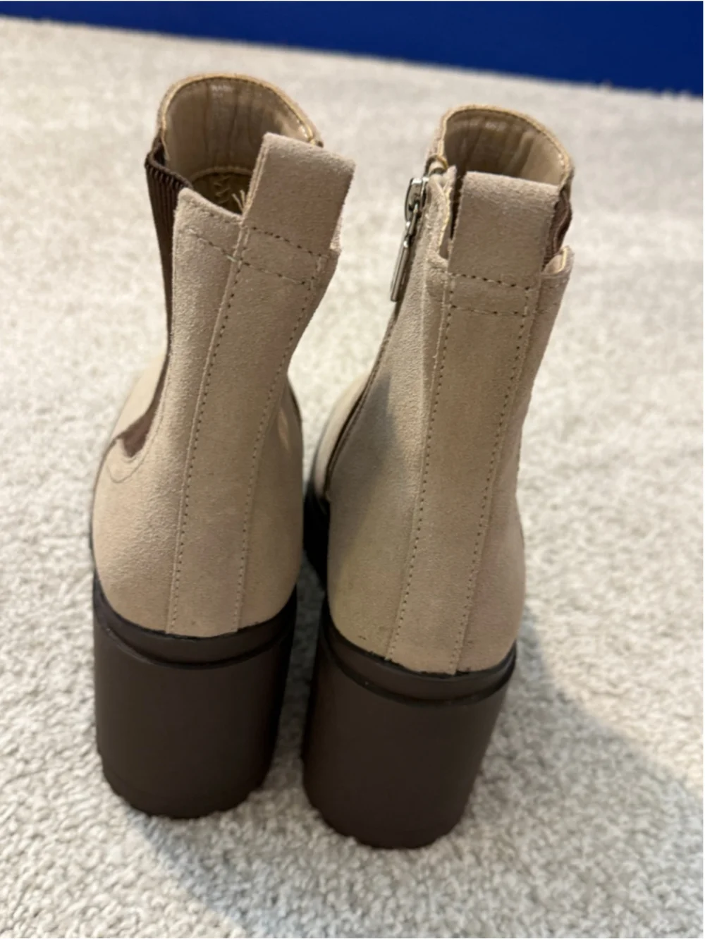 Blondo Raquel Waterproof Suede Chelsea Ankle Boots Taupe Size 6